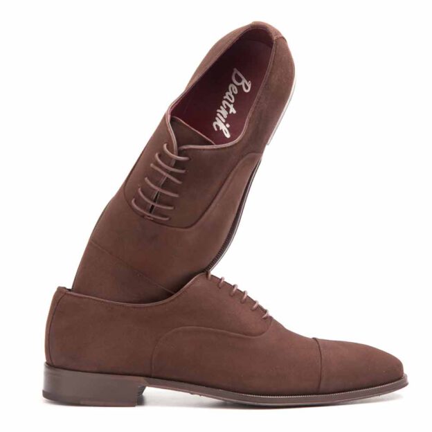 Zapato estilo Oxford de ante marrón para hombre Beatnik Corso hecho a mano en España por Beatnik Shoes