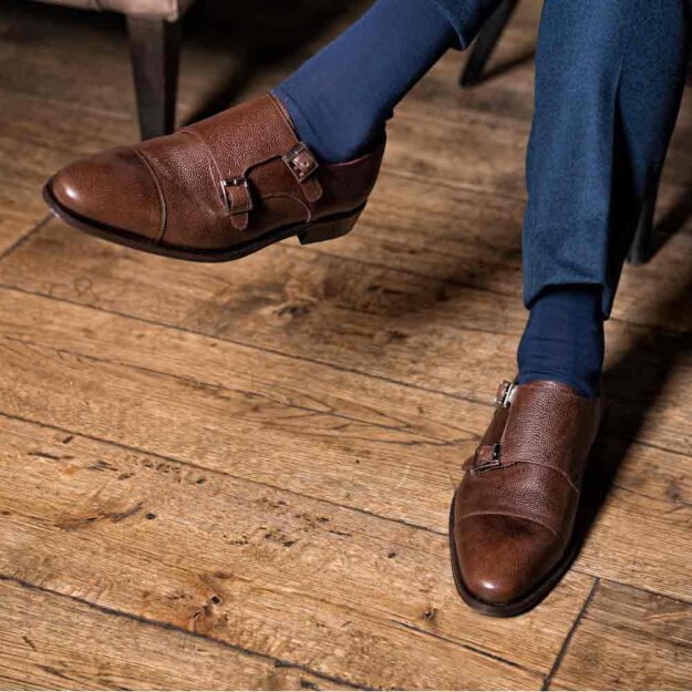 Chaussures à lanières à deux boucles pour hommes Fabriquées à la main en Espagne en cuir brun par Beatnik shoes