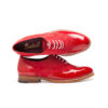 Chaussures pour femmes de style oxford à lacets, en cuir verni rouge et en daim rouge souple, par Beatnik Shoes.
