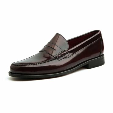 Classic burgundy moccasins for men with sewn leather sole. Beatnik Allen Red Handmade in Spain
