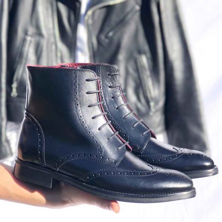Black leather laced and low-heeled zipper boots for women. Beatnik Barbara Black Handmade in Spain by Beatnik Shoes