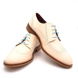Los zapatos de cordones beige para mujer Ethel hechos a mano por Beatnik Shoes