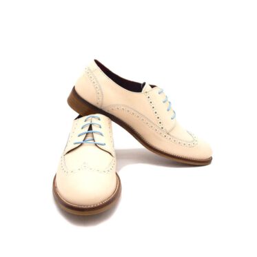 Zapatos de cordones Beatnik Ethel Beige para mujer hechos a mano en España por Beatnik Shoes