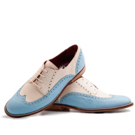 Chaussures pour femmes en cuir beige et bleu de style Richelieu avec lacets Ethel faites à la main en Espagne par Beatnik Shoes