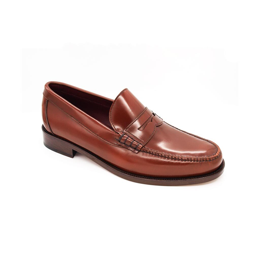 Penny loafers marrones clásicos con antifaz para hombre en piel burdeos hechos a mano en España Beatnik Allen Chesnut