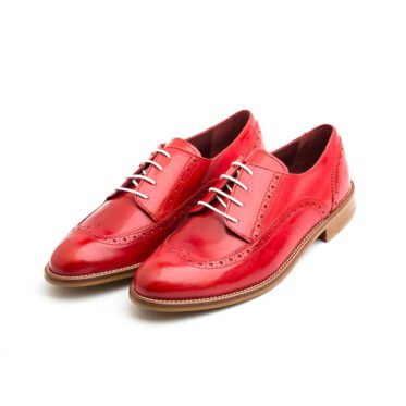 Lace-up Derby shoes for women in red leather handmade by Beatnik Shoes