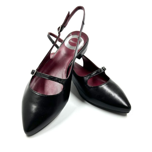 Women's ultra comfortable low heeled black pumps handmade in Spain from the best leather