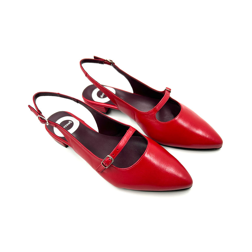 Zapato rojo de salón ultra cómodo bajo y destalonado de mujer hecho a mano en España con la mejor piel