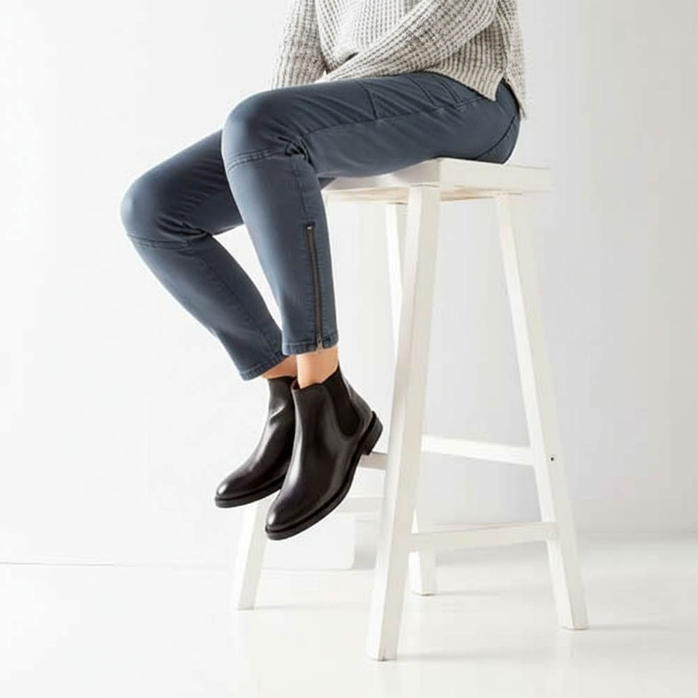 Botas Chelsea de mujer en piel negra Carla