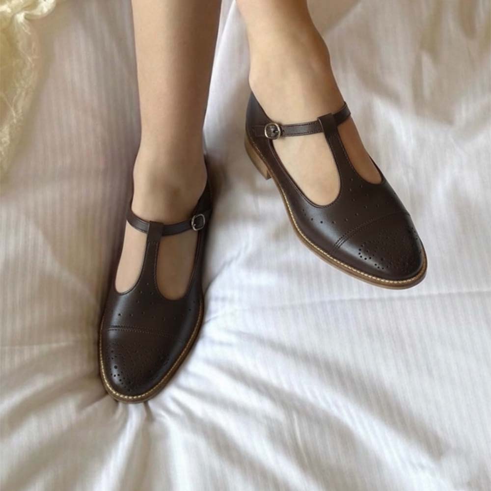 Zapato de mujer Mary Jane marrón hecho a mano en España Beatnik Martha Brown