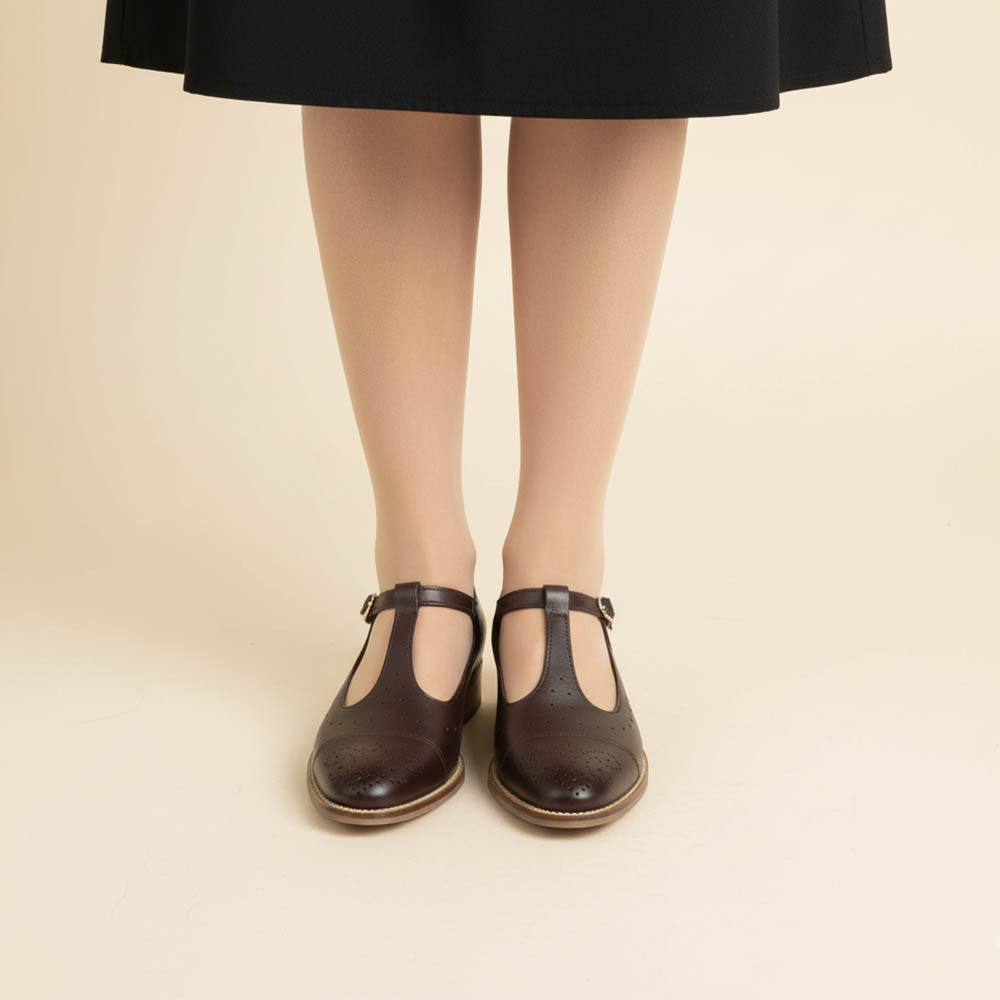 Zapato de mujer Mary Jane marrón hecho a mano en España Beatnik Martha Brown